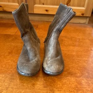 UGG cowboy booties kids sz 1